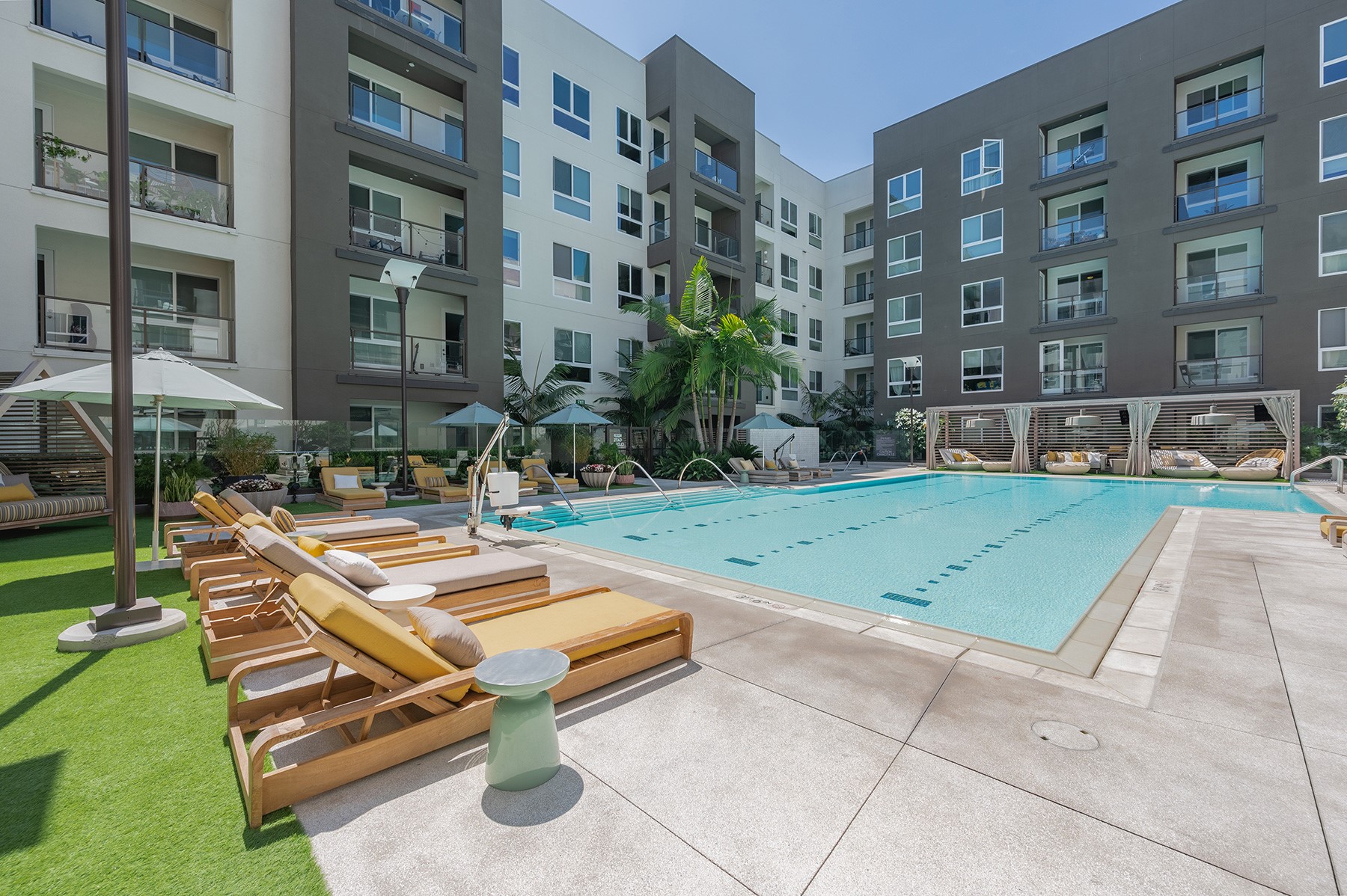 Skyloft-2_pool (1).jpg